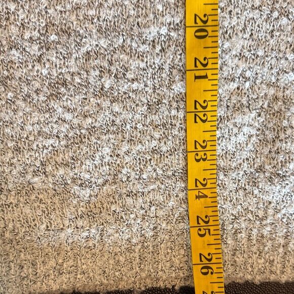 Torrid Black Skull Sweater - Light Gray  Boucle fabric Crewneck size 0/ Large - Picture 6 of 8